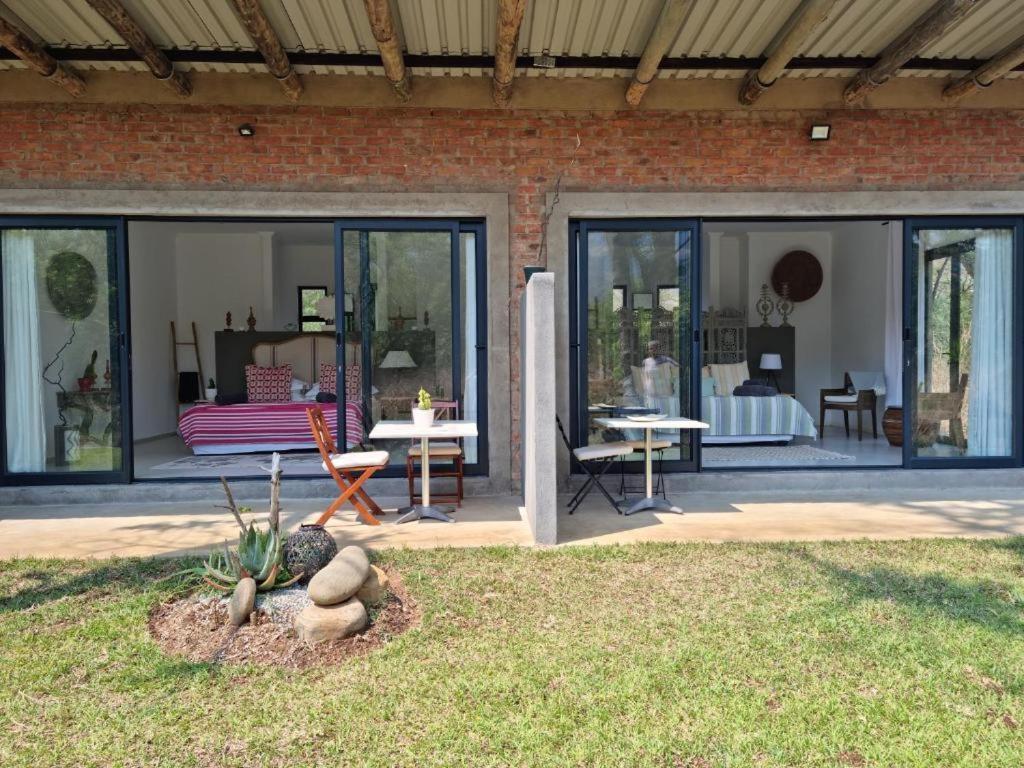 Crocodile Sands River Lodge Mbombela Exteriör bild